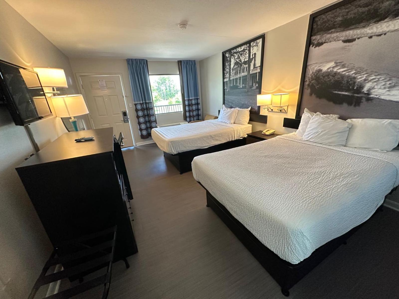 Super 8 by Wyndham Ocean Springs Biloxi