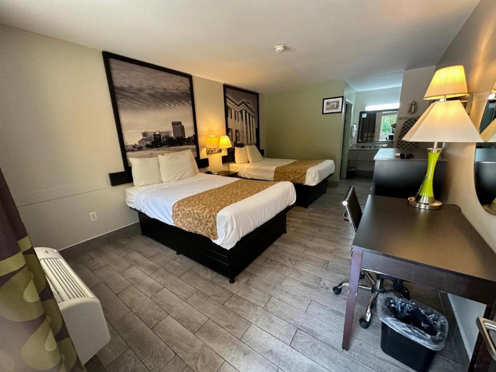 Super 8 by Wyndham Ocean Springs Biloxi