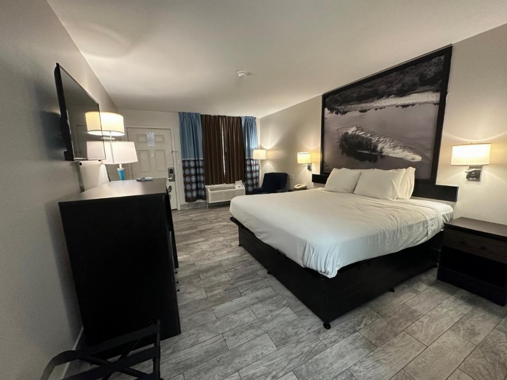 Super 8 by Wyndham Ocean Springs Biloxi